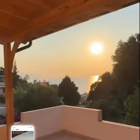 Dhoma Plazhi Xheviti Pensión *