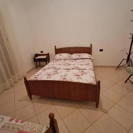 Pensión Dhoma Plazhi Xheviti Vlorë